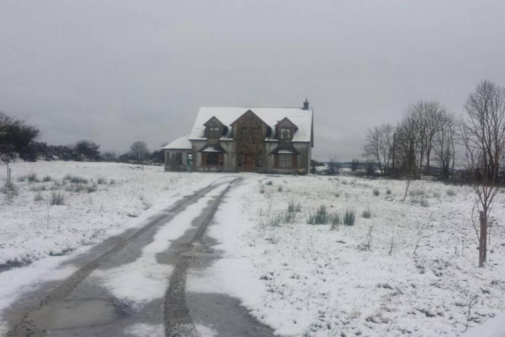 Annies Meadow. Villa Нок Екстериор снимка