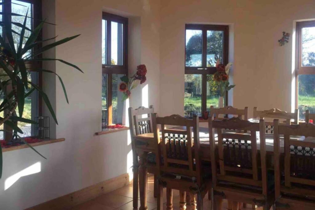 Annies Meadow. Villa Нок Екстериор снимка