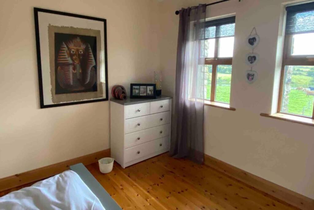 Annies Meadow. Villa Нок Екстериор снимка