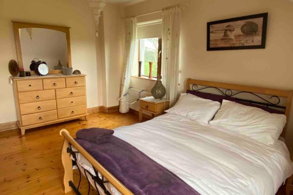 Annies Meadow. Villa Нок Екстериор снимка