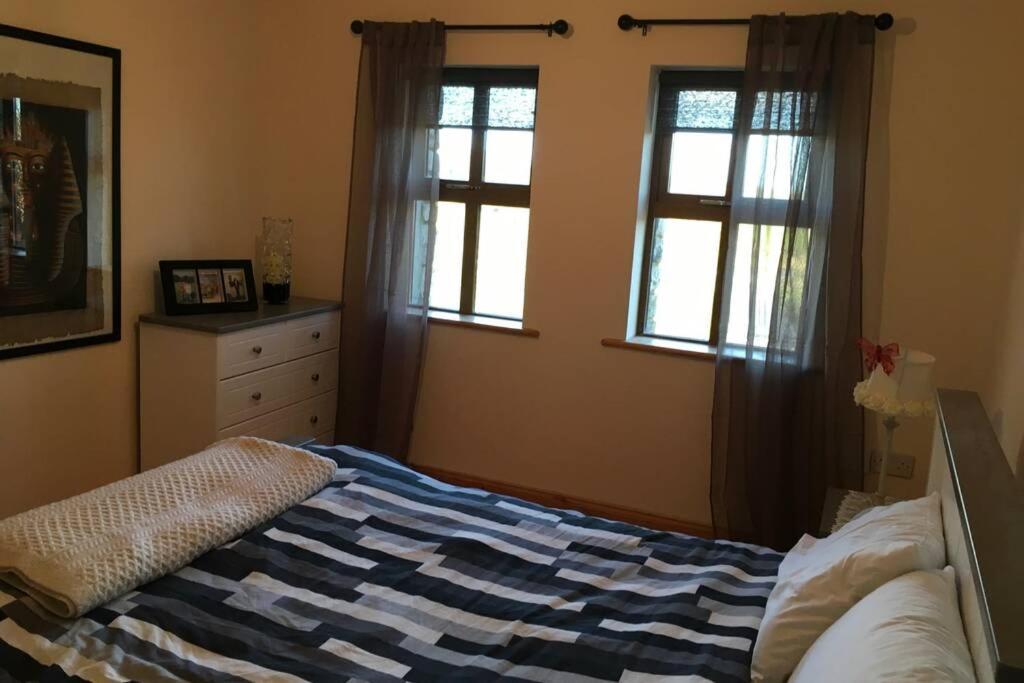 Annies Meadow. Villa Нок Екстериор снимка