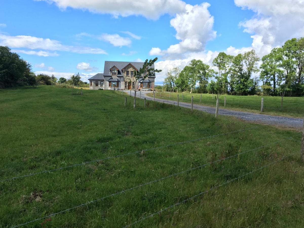 Annies Meadow. Villa Нок Екстериор снимка